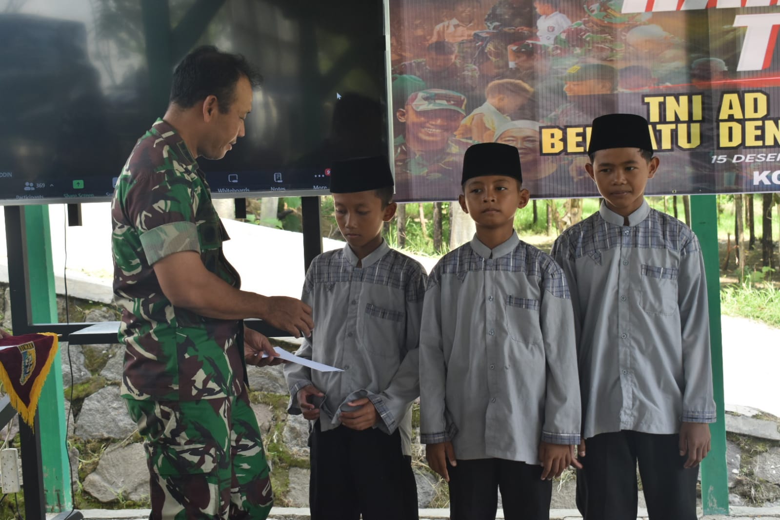 Rangkaian Hari Juang TNI AD, Kodim 0716/Demak Gelar Penanaman Pohon dan Pemberian Bansos